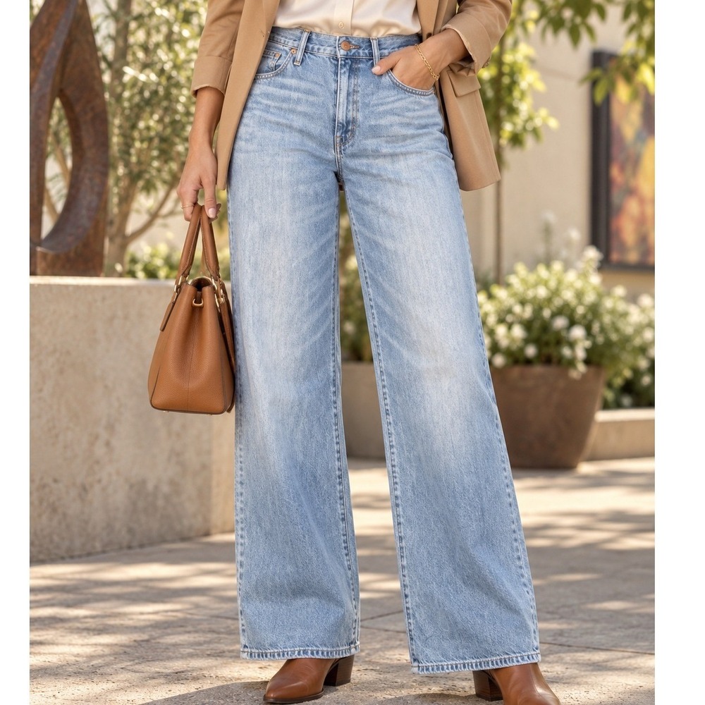 Madewell Superwide-Leg Jeans Light Wash High Rise Denim Size 33 Boho Casual Tall